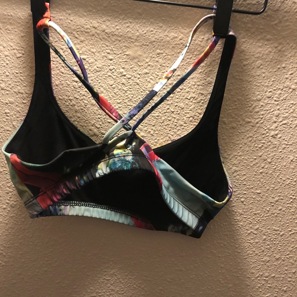 Onzie small  sports bra